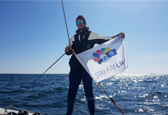 Holding a Streamlike flag